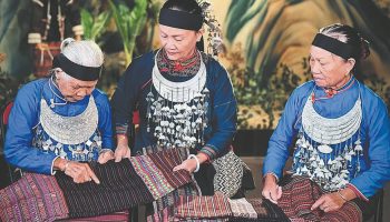 Ethnic Li brocade stitches together history and elegance